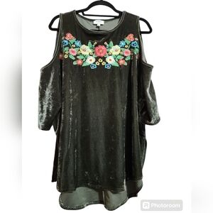 Umgee olive green velour embroidered stretchy cold shoulder top Large